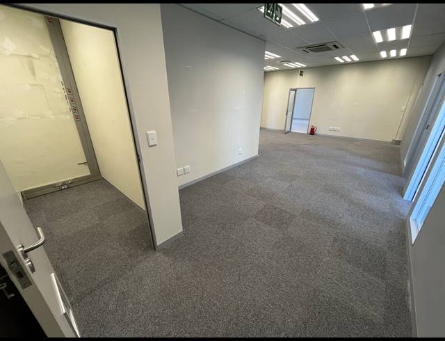 209M² BUSINESS TO LET IN MILNERTON CENTRAL